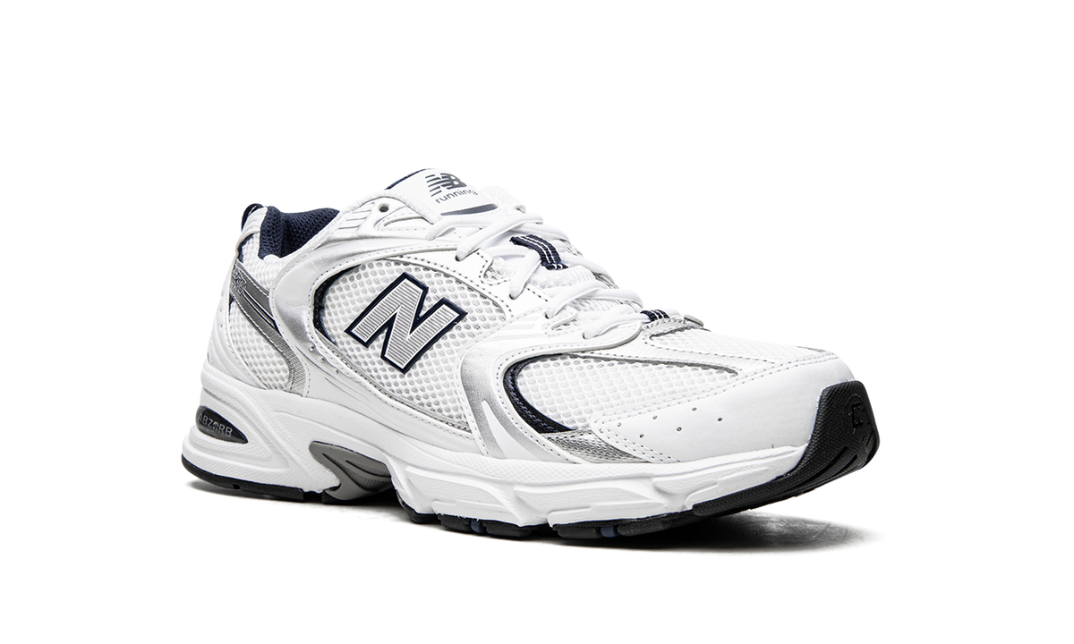 530 WHITE/SILVER/NAVY MR530SG