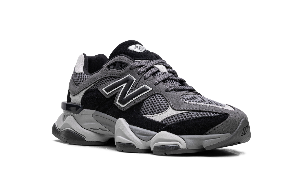 9060 Black / Casterock U9060ERA