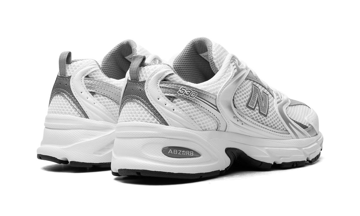 530 White Silver Metallic MR530AD