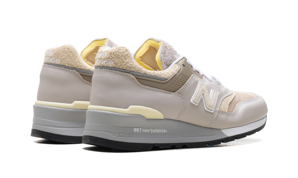 997 Made in USA - Moonrock / Driftwood U997GG
