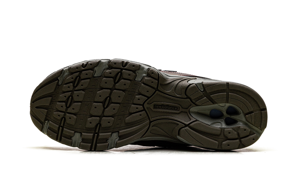 740 Woodland Dark Olivine U740AB2