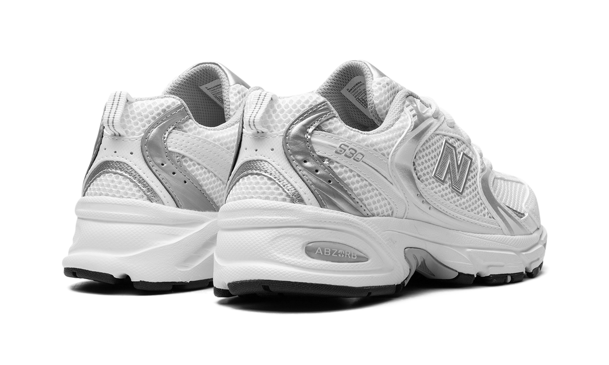 530 White / Silver MR530EMA