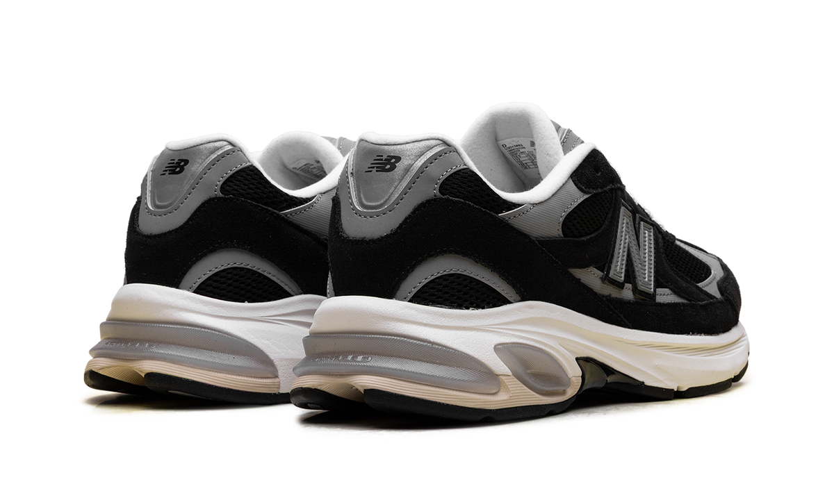 2010 Black / Shadow Grey U2010892