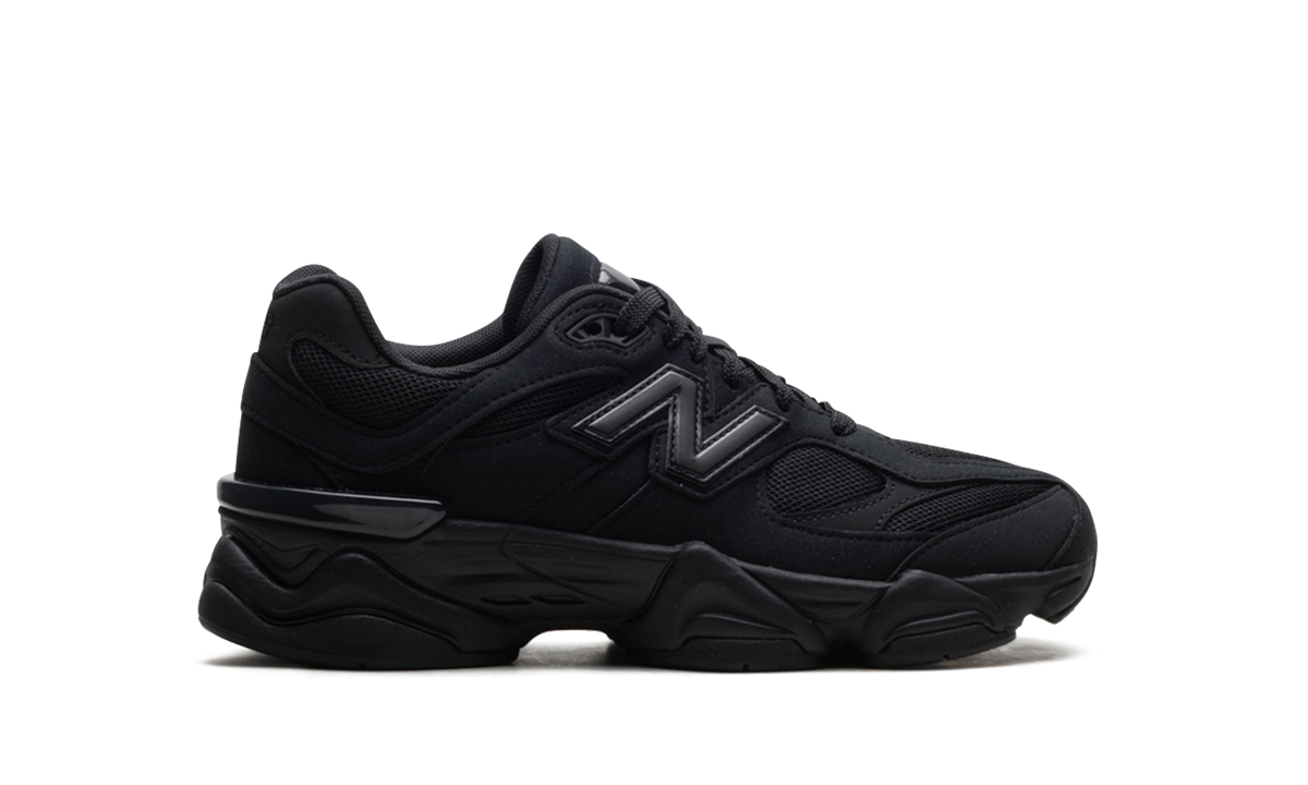 9060 GS Triple Black GC9060BB