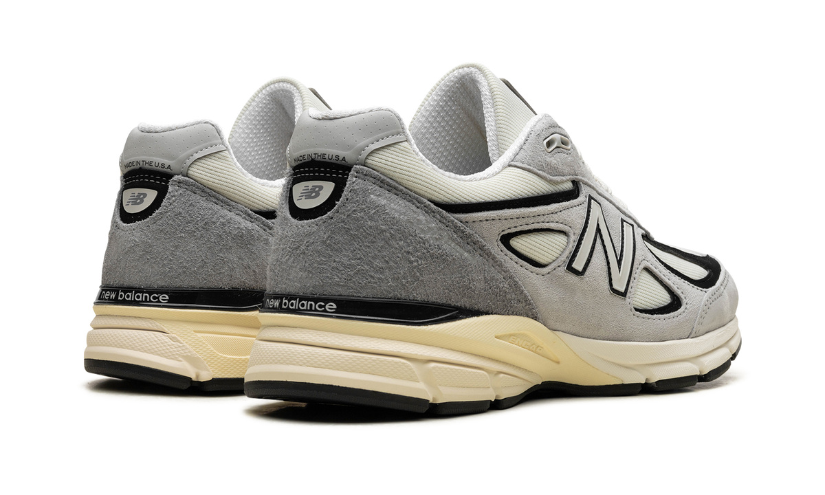 990v4 Made in USA - Grey / Black U990TG4
