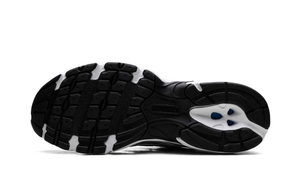 740 White Silver Metallic Navy U740NW2