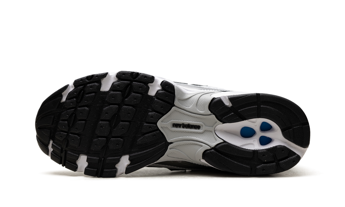 740 White / Teal / Silver U740PJ2