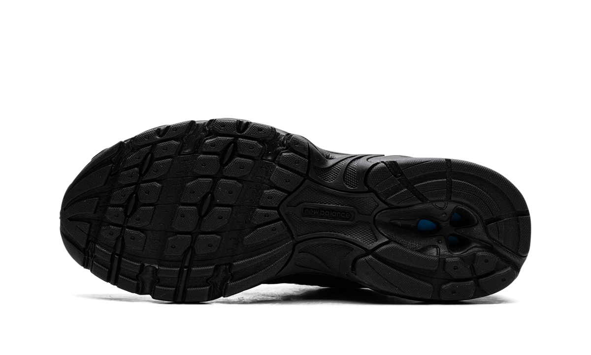 530 Black Dark Grey MR530PB