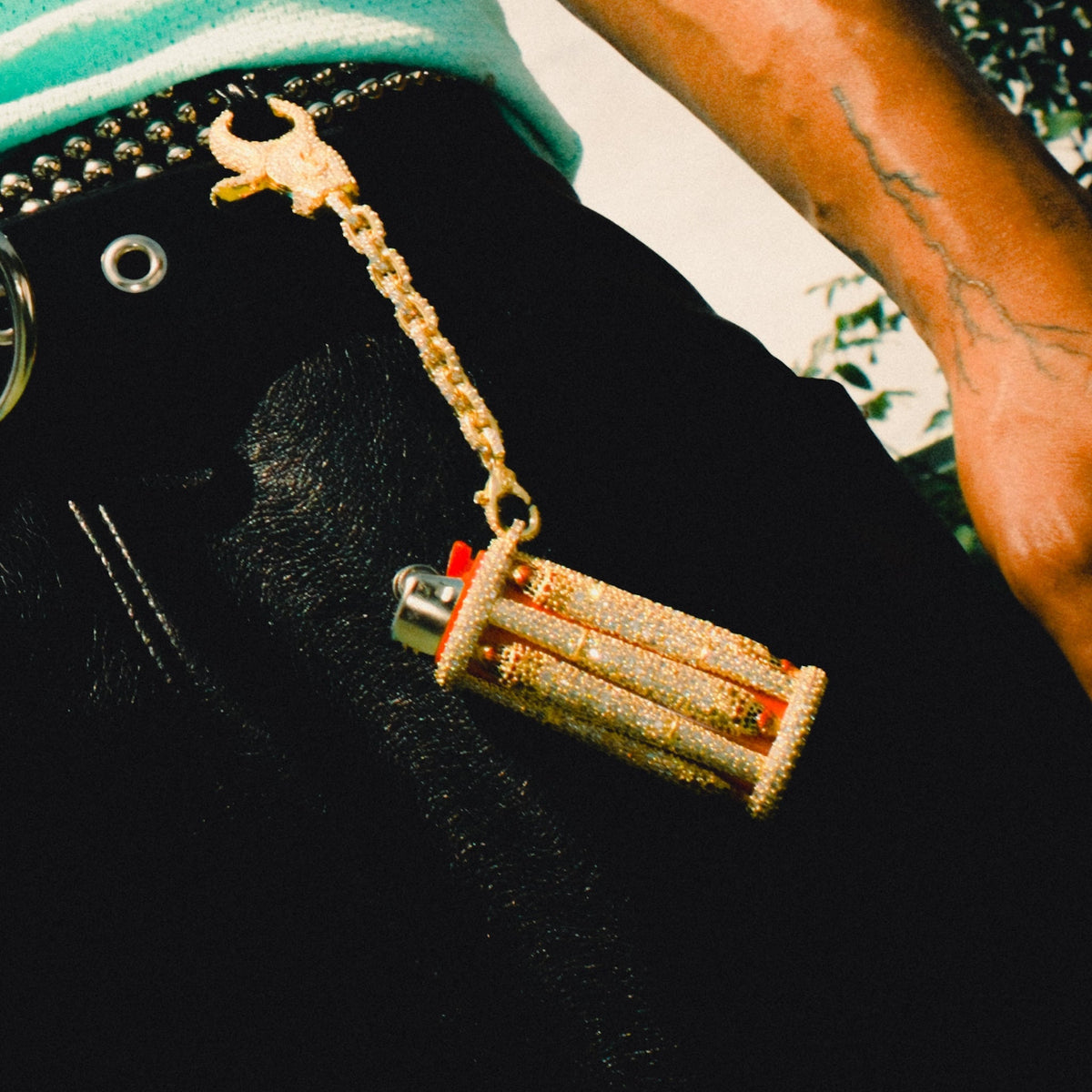 It's Lit Lighter Case Clip On in Yellow Gold