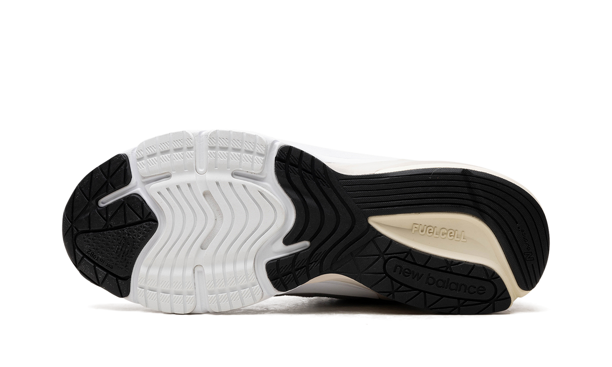 990v6 Made in USA - Grey Day U990TC6