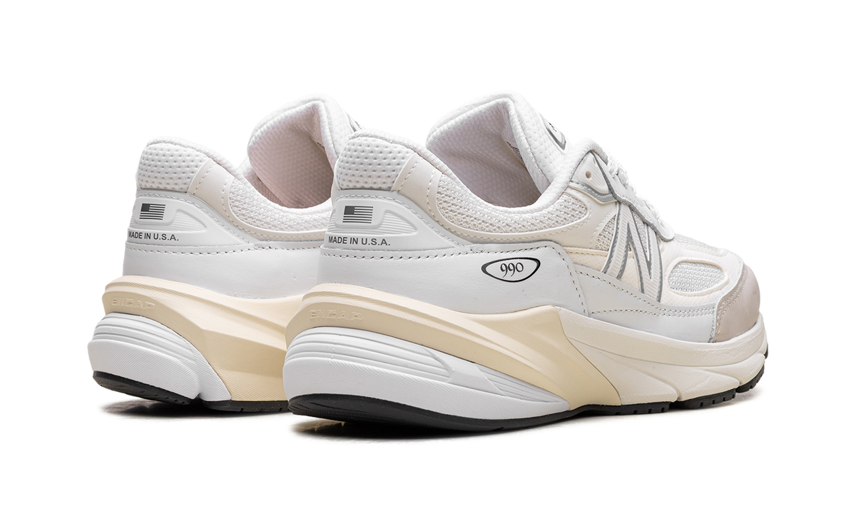 990v6 Made in USA - White Sea Salt U990GB6