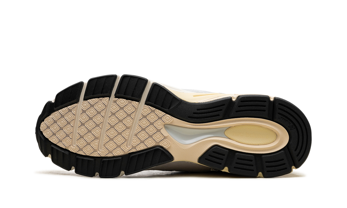 990v4 Made in USA - Grey / Black U990TG4