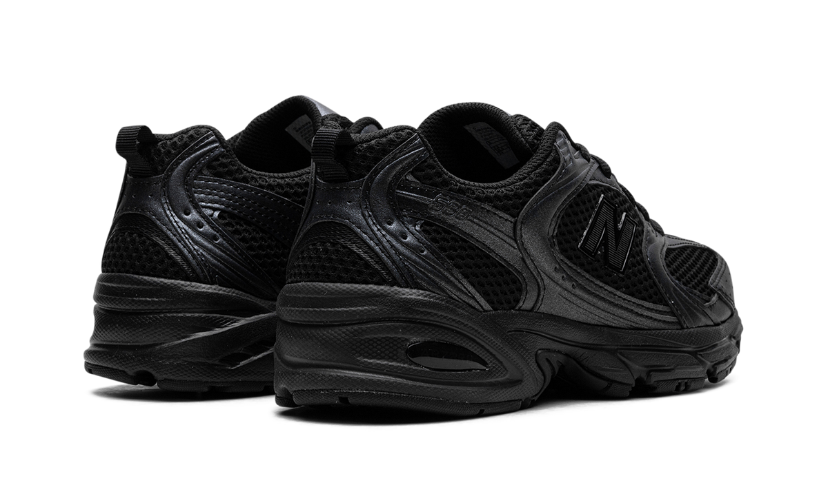 530 Black Dark Grey MR530PB