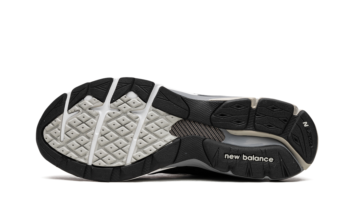990v3 Black / White M990BS3