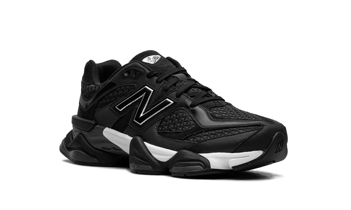 9060 Shoe Palace - Black/Silver U9060PNR