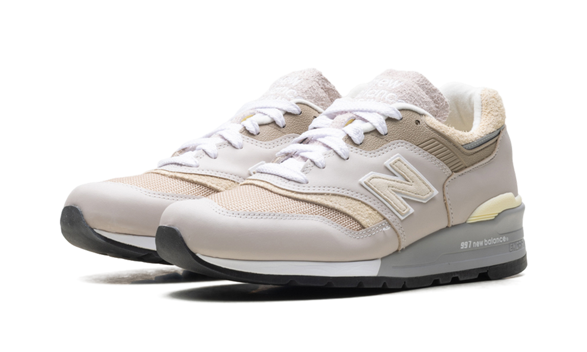 997 Made in USA - Moonrock / Driftwood U997GG