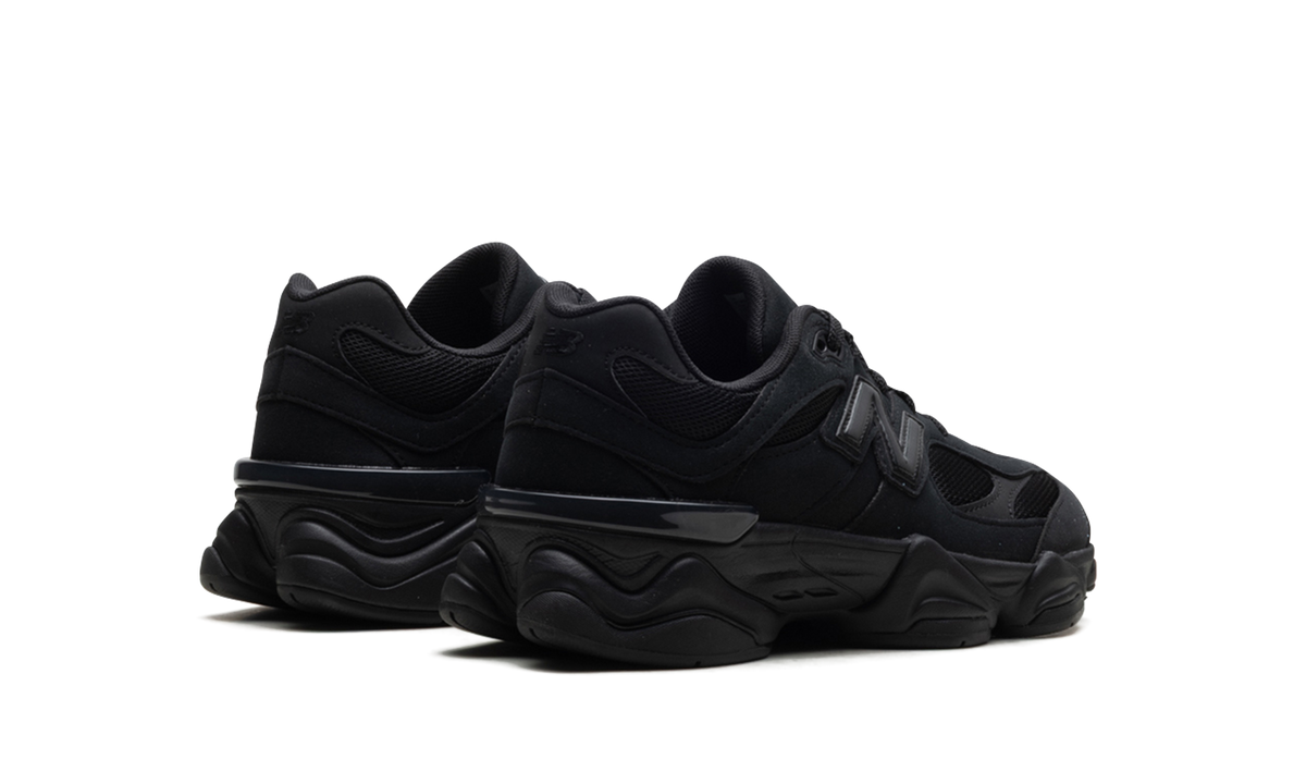 9060 GS Triple Black GC9060BB