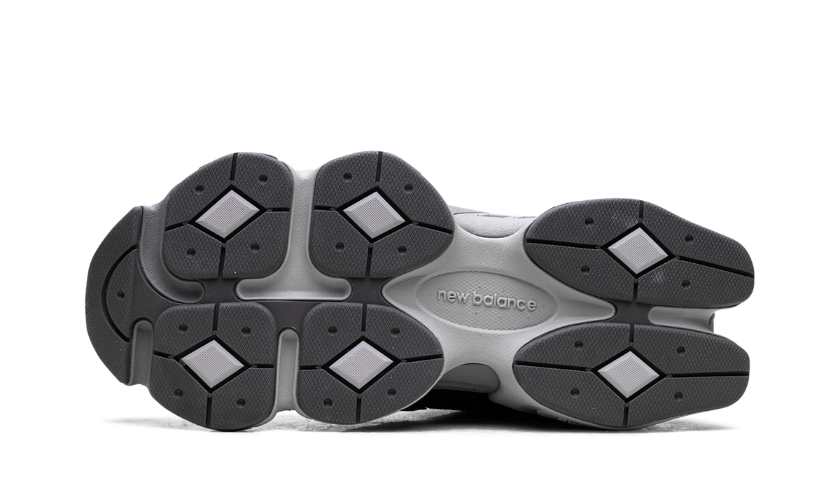 9060 Black / Casterock U9060ERA