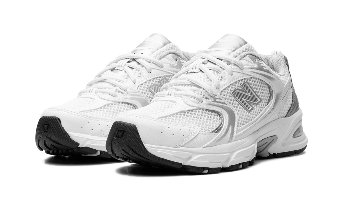530 White / Silver MR530EMA