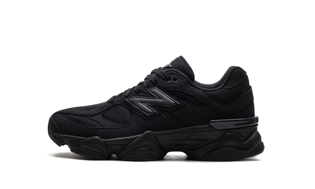 9060 GS Triple Black GC9060BB