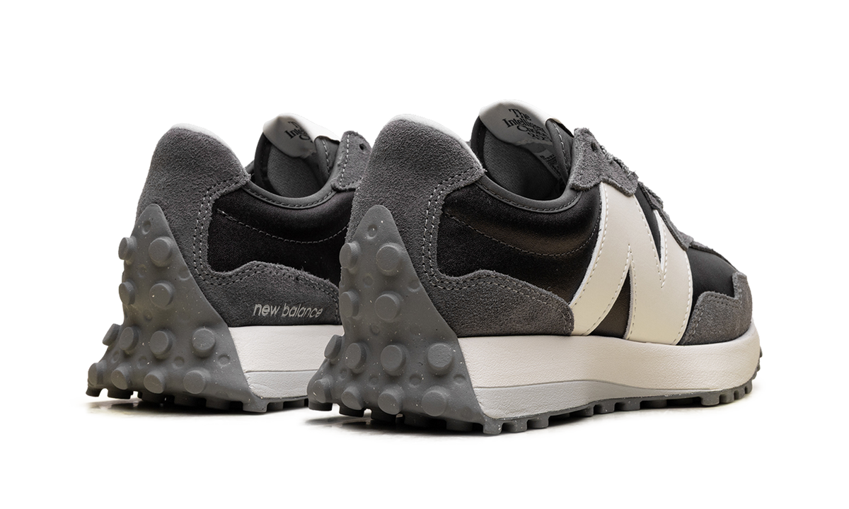 327 WMNS Black Metallic Castlerock WS327GLB