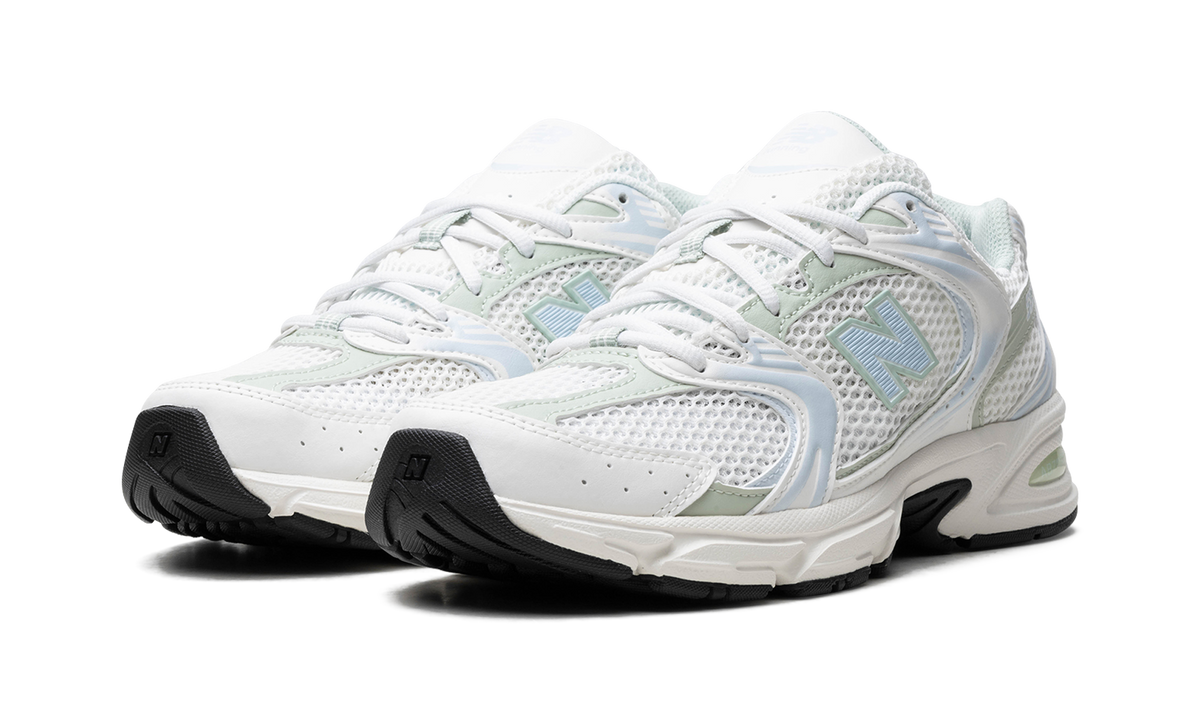 530 White / Blue MR530ZO