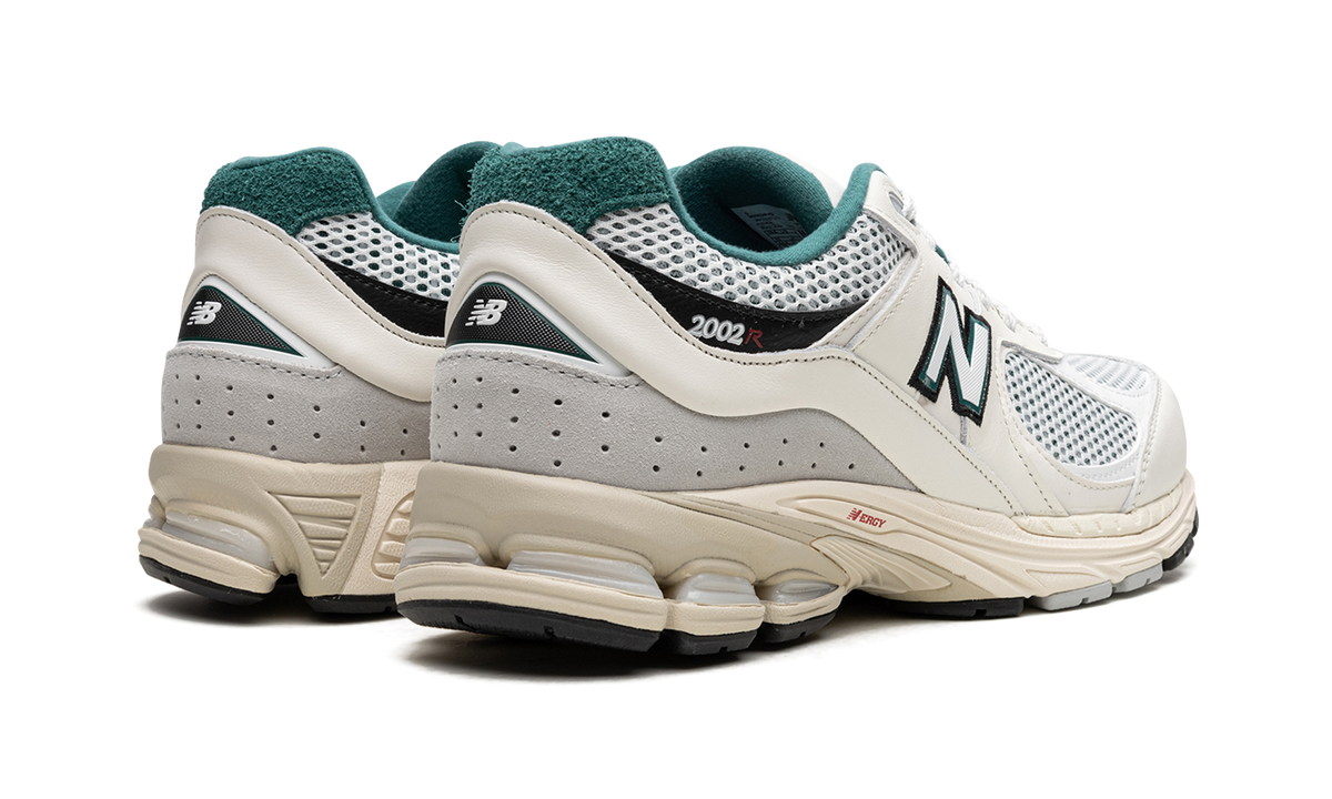 2002R Sea Salt/Vintage Teal M2002RVD