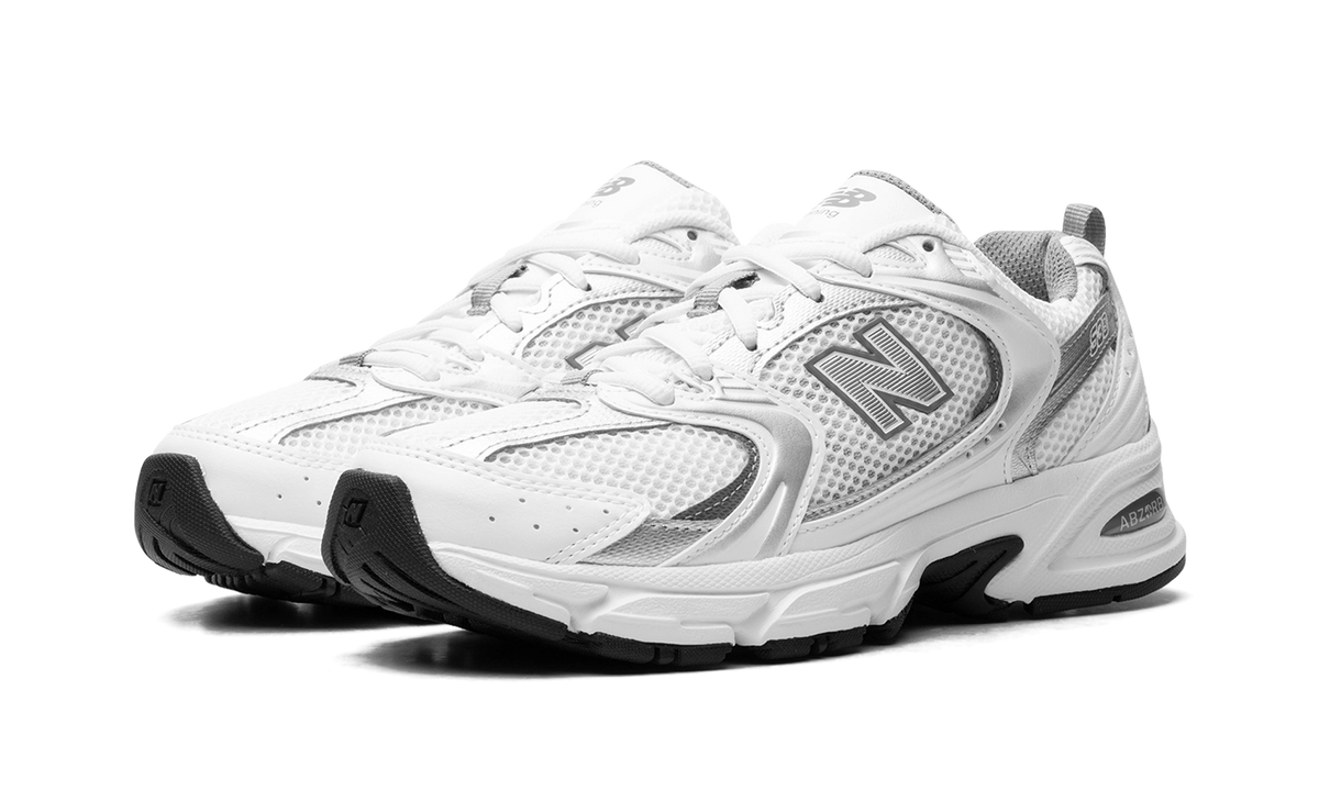 530 White Silver Metallic MR530AD