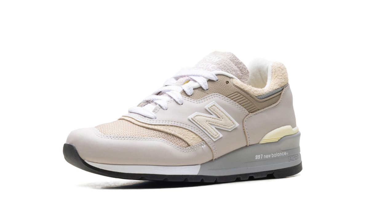 997 Made in USA - Moonrock / Driftwood U997GG