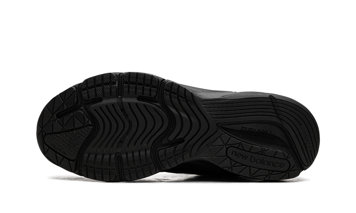 990 v6 Triple Black U990BB6