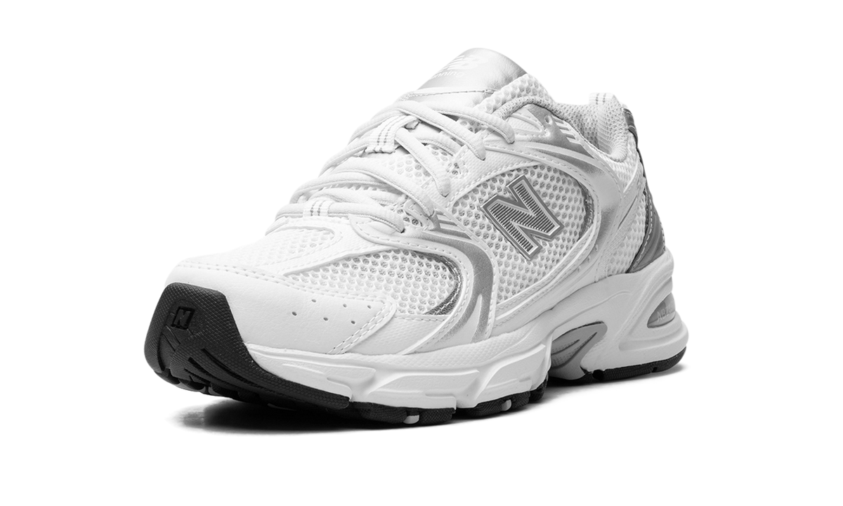 530 White / Silver MR530EMA