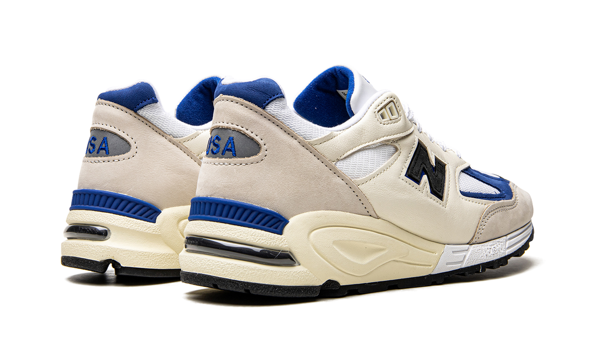 990v2 Made In USA White/Blue M990WB2