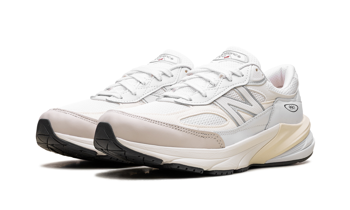 990v6 Made in USA - White Sea Salt U990GB6
