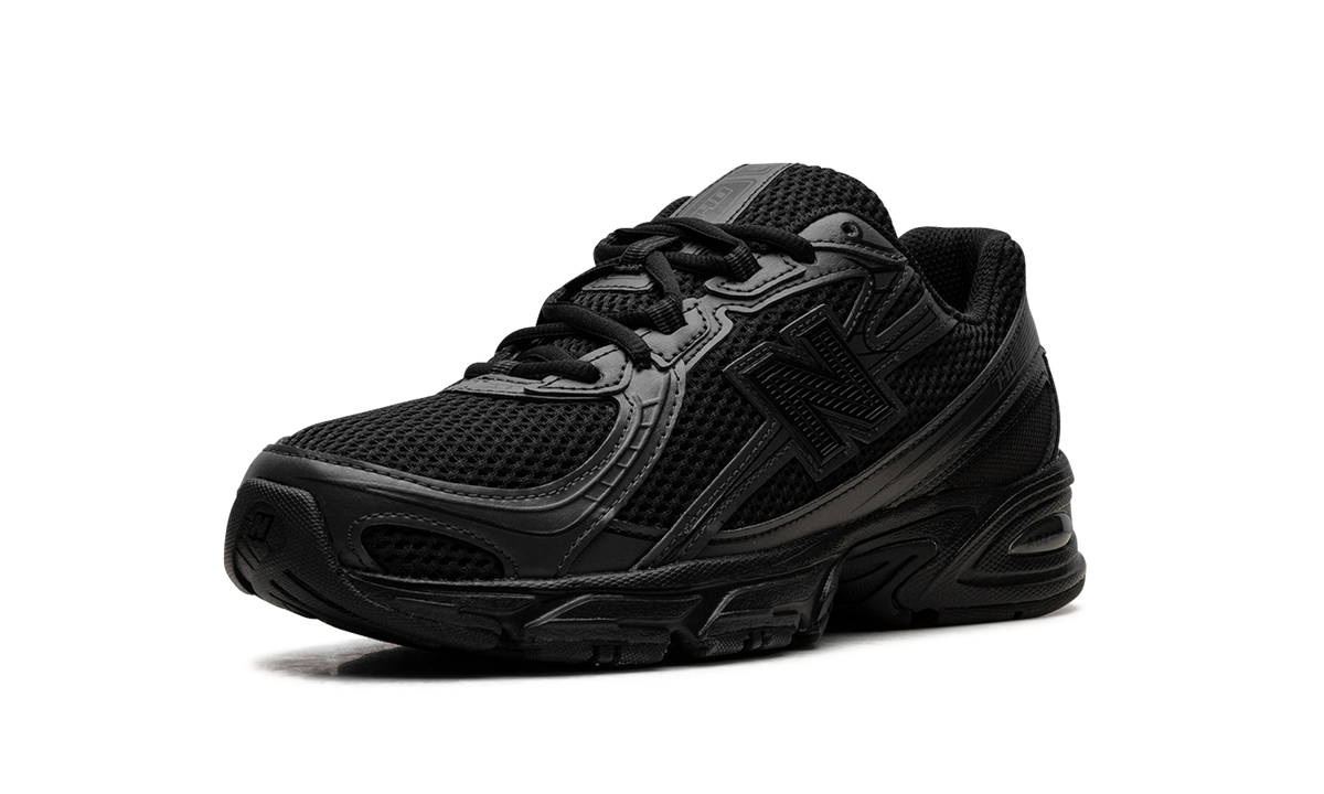 740 Triple Black U740BO2