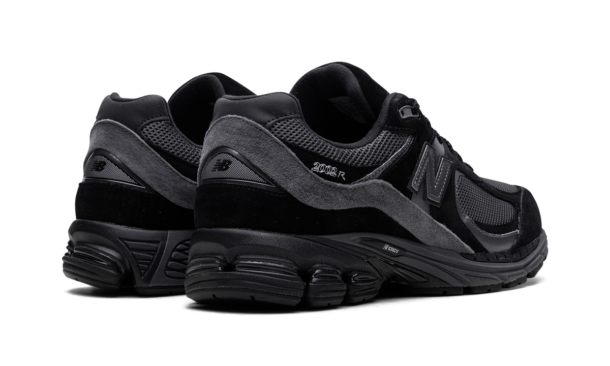 2002R Black Magnet M2002RBL